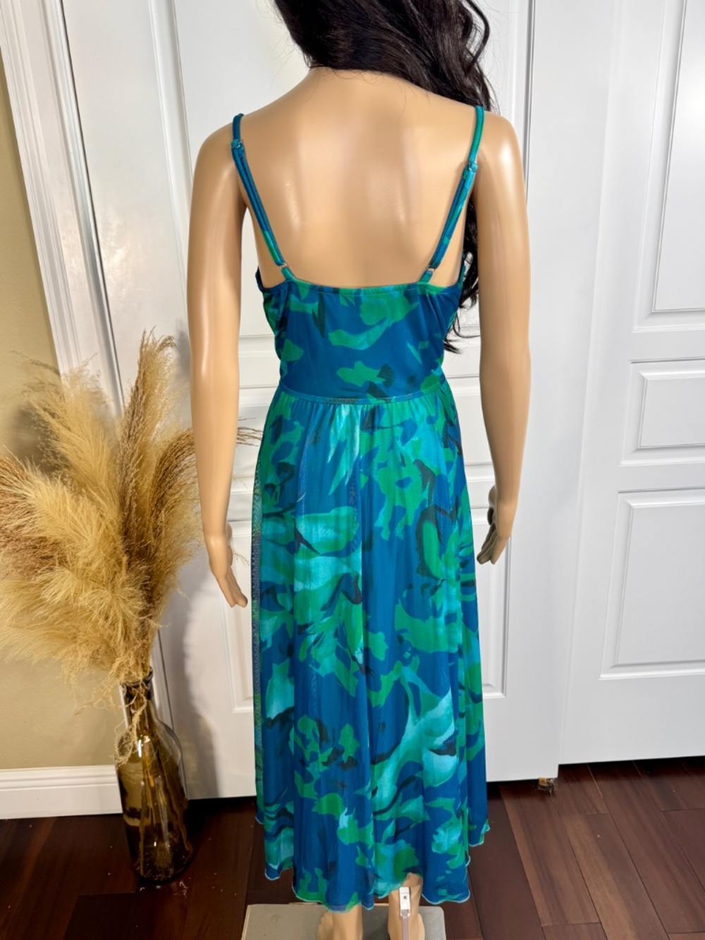 GREEN AND BLUE FLORAL MAXI DRESS WITH ADJUSTABLE SHOULDER STRAPS SIZE MEDIUM - Picture 7 of 13